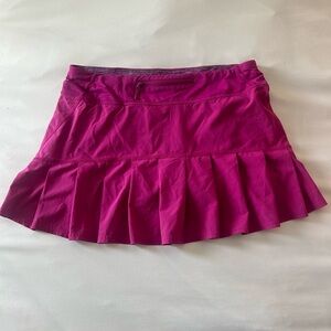 RARE vintage Lululemon Pace setter skirt. Size 6. Magenta